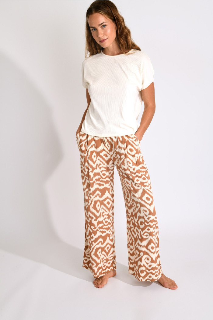 Pantalon camel à motifs ALYA GAROUPE coupe fluide